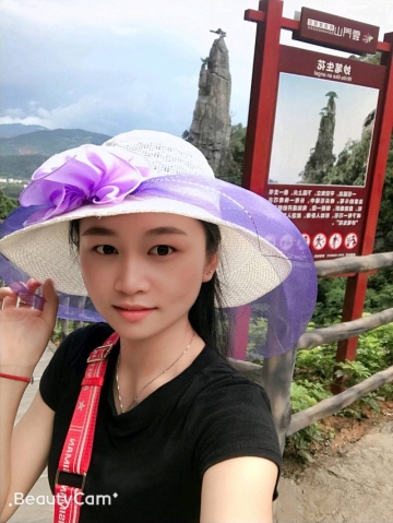 何晓燕的照片