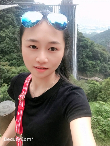 何晓燕的照片