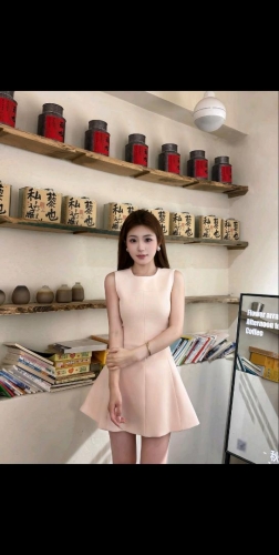 小乖乖女孩的照片