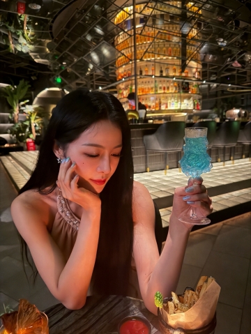 六块腹肌的小姐姐的照片
