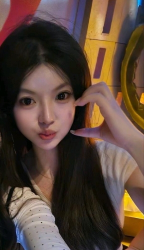 小娅呢的照片