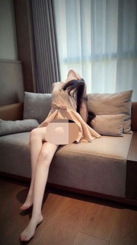 伴游皇后的照片