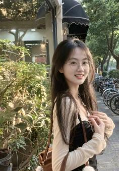 伴游皇后的照片