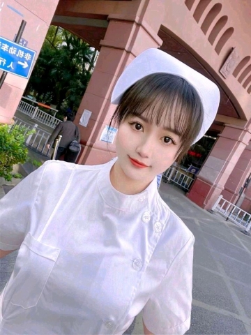 爱奶茶的猫咪的照片