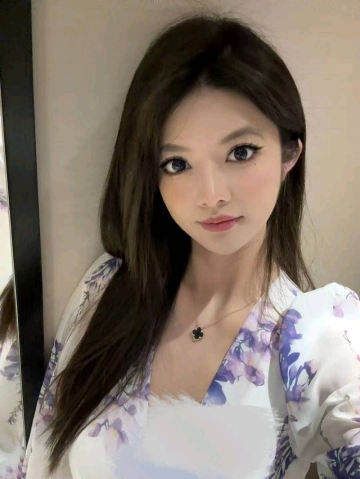 小娅呢的照片