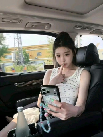 锦鲤附体小妹崽的照片