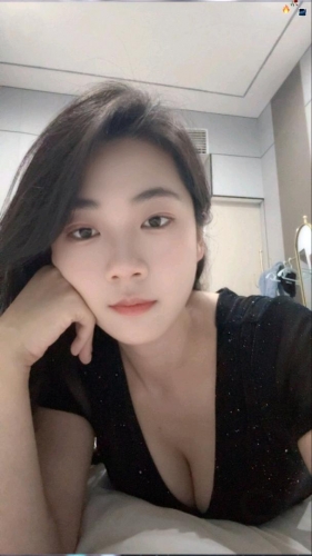 燕妮妮的照片