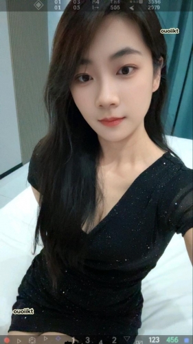 燕妮妮的照片