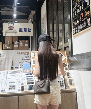 月光洒下的照片