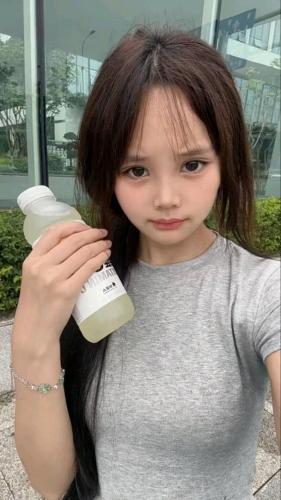 幸福的小佩奇的照片