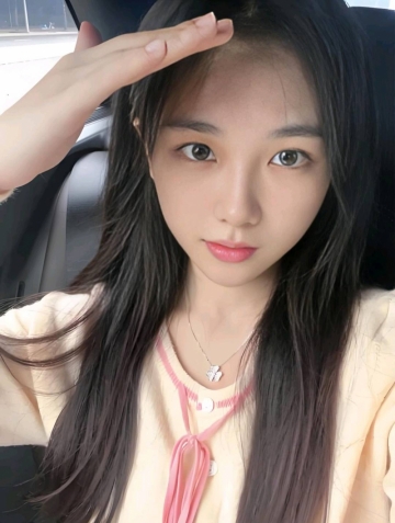 小依晨的照片