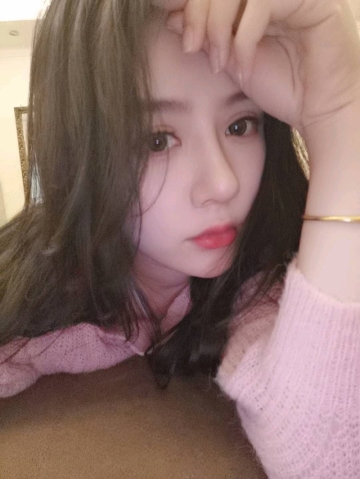 18岁少女的照片