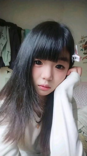 余甜儿的照片