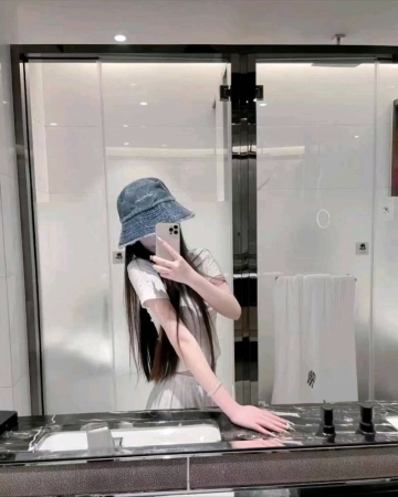 伤感的银耳的照片