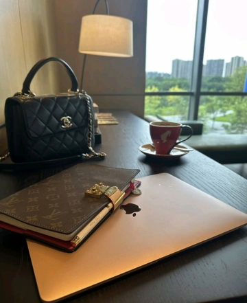 甜的有点正经的照片
