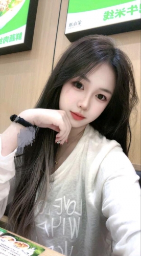 小依晨的照片