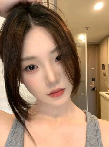 优雅姑娘的照片