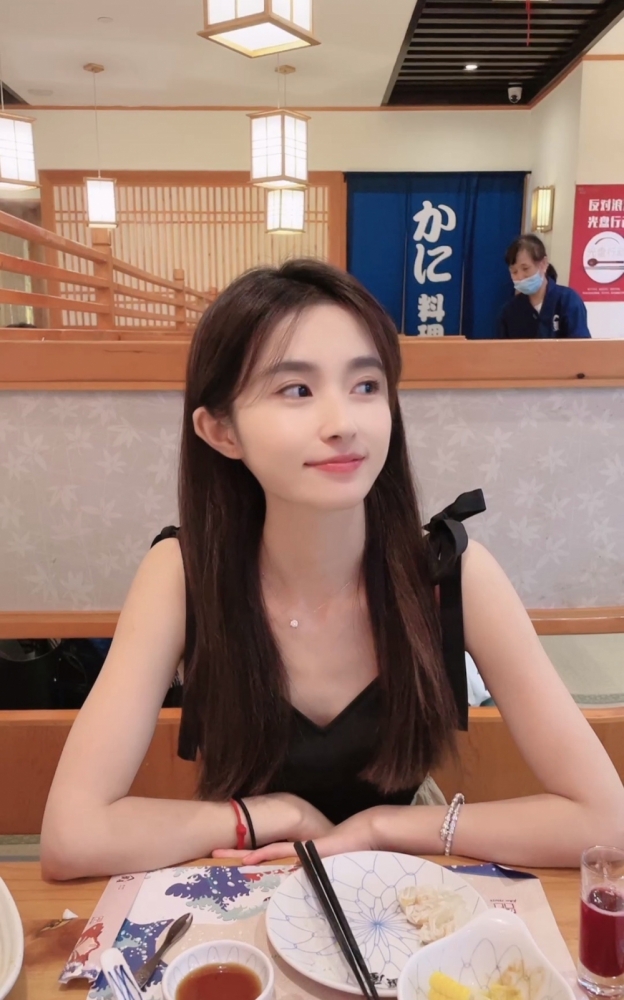 杭州伴游陪游白白白白姑娘的资料及照片微信信息-21岁-杭州伴游网-尤