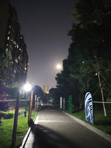就爱吃蛋黄的照片