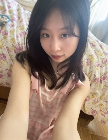 温厚的素颜的照片