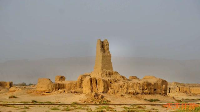 黄昏饮马傍交河，吟著唐人出塞歌