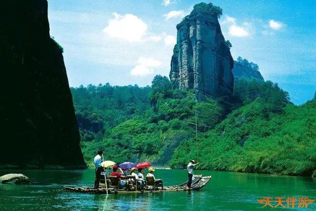 武夷山：九曲溪竹筏漂流