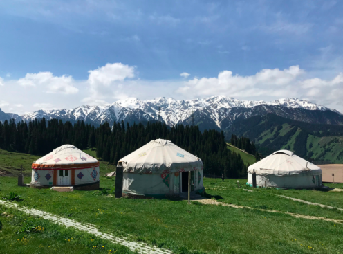 赛里木湖最佳旅游季节及地道玩法攻略